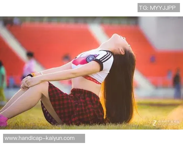 昆明的足球宝贝展现青春活力与激情魅力的完美结合